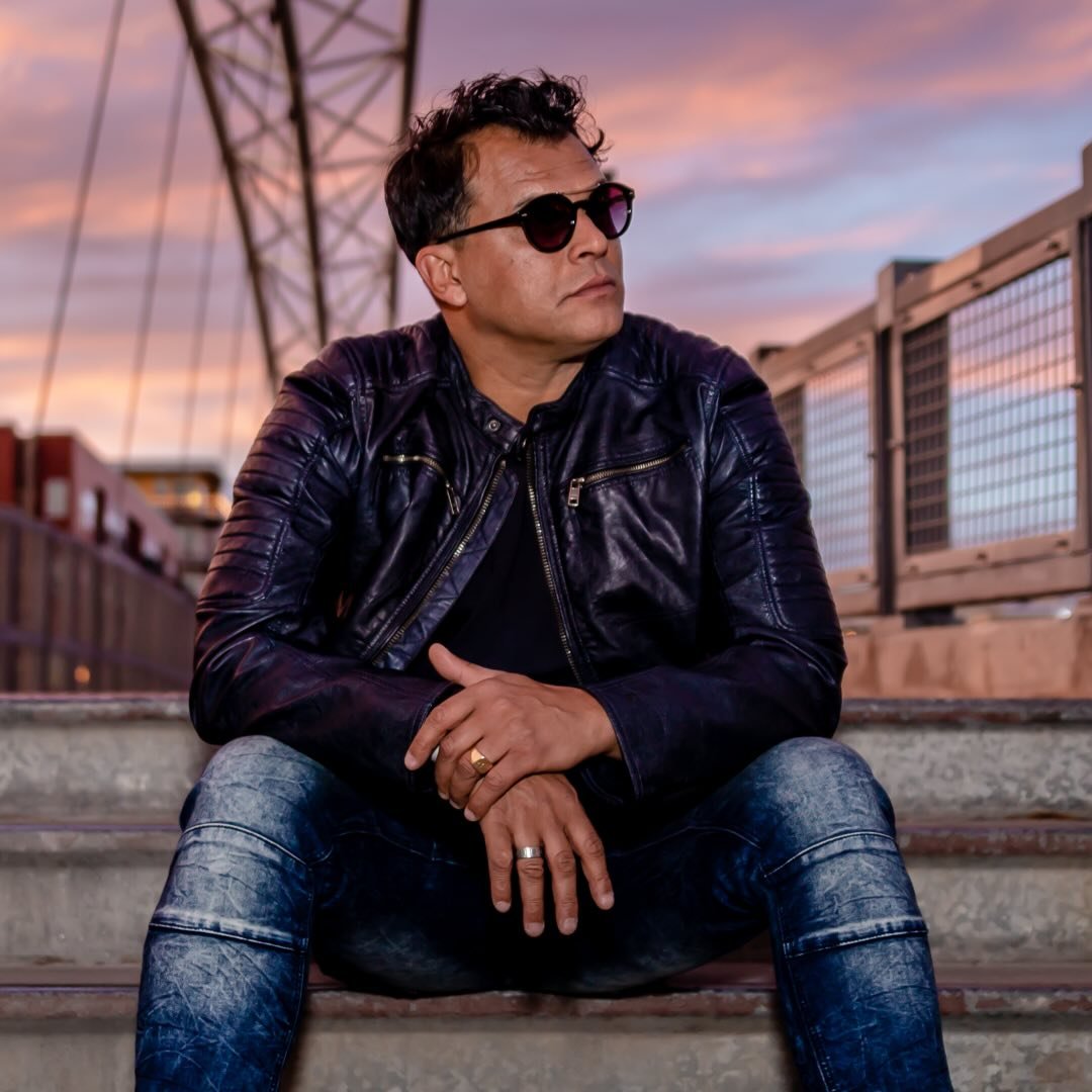 This week on Deeplife Presents... Tim gets deep on the decks, dropping prayer 🙏and worship🙌 tunes. Kareem Martin, celebrating his upcoming Deeplife release "All Around", drops the guest mix. See you Wed June 4th @ 2P EST | di.fm/djmixes.
--
#housemusic #deephousemusic