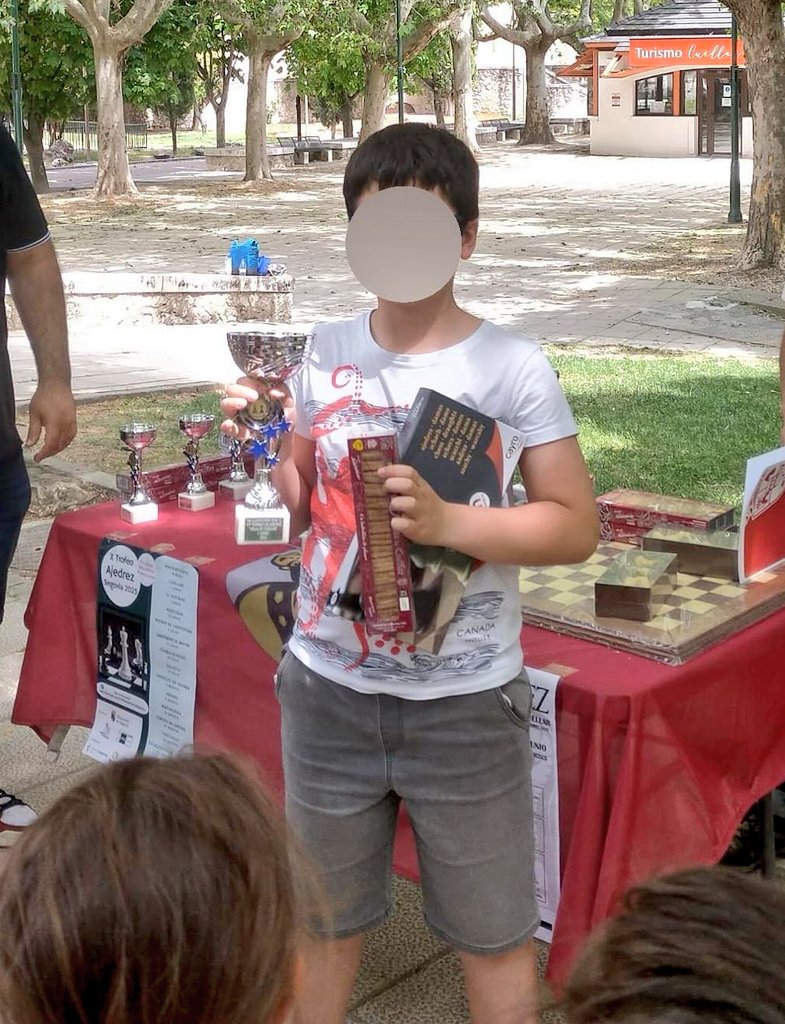 Enhorabuena a nuestro alumno Miguel👏.
🥇Campeón en la categoría Sub12 en el Torneo de ajedrez “Villa de Cuéllar”.  
♟️¿Tenemos al futuro <a href="/MagnusCarlsen/">Magnus Carlsen</a> o <a href="/Kasparov63/">Garry Kasparov</a> entre nosotros?
 <a href="/aytoarroyo/">Ayuntamiento de Arroyo de la Encomienda</a> <a href="/cfievalladolid/">CFIE VALLADOLID</a> <a href="/Dip_Va/">Diputación de Valladolid</a> <a href="/educacyl/">Educación JCyL</a> <a href="/PCT_Mates_CYL/">PCT Competencia Matemática Castilla y León</a> <a href="/CFPIdiomas/">CFP IDIOMAS</a> #chess