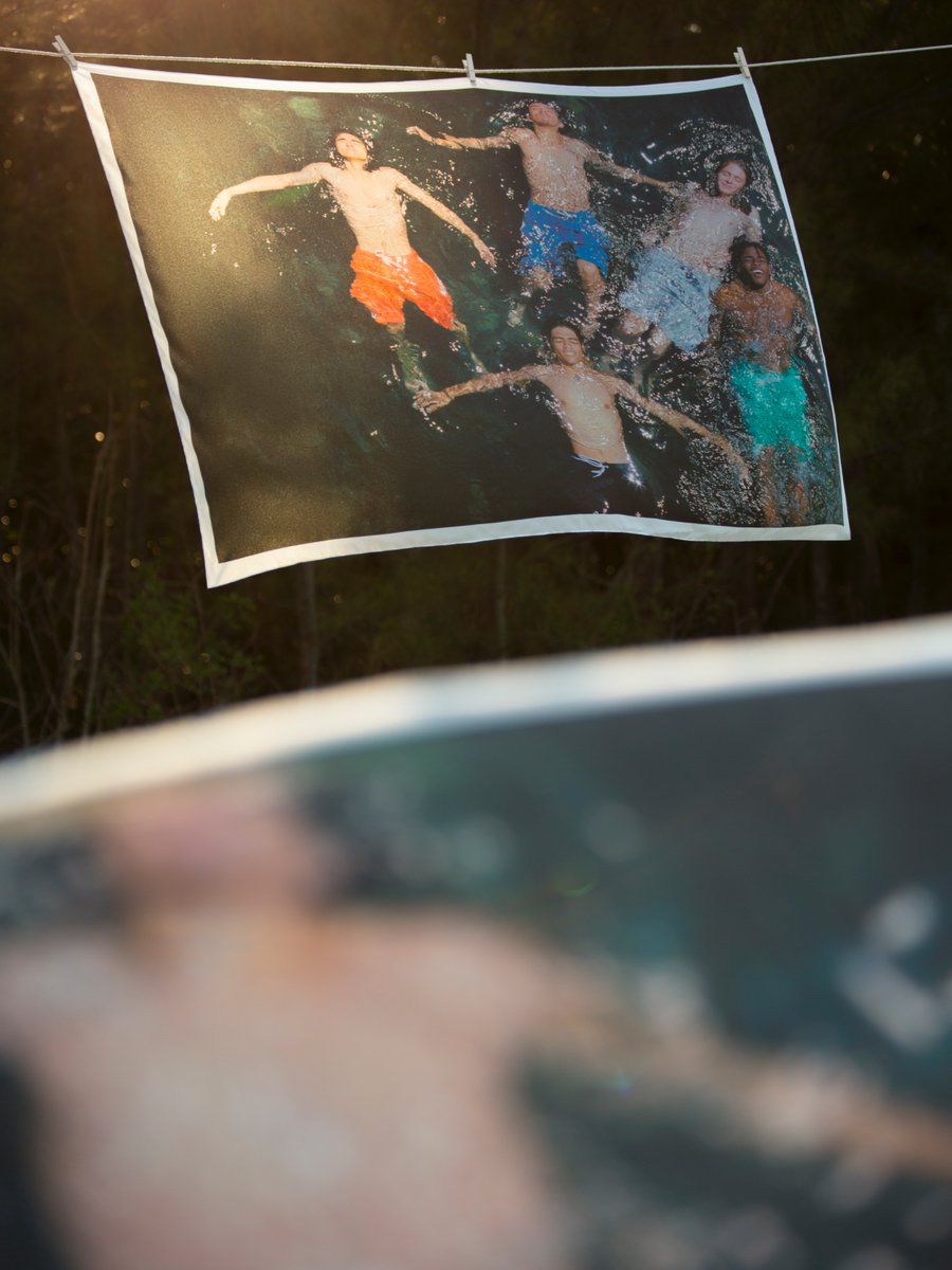 TheBassMoA's tweet photo. 🌊New at The Shop at The Bass, curated by @studio_af_miami, Josh Aronson’s 𝗙𝗹𝗼𝗿𝗶𝗱𝗮 𝗕𝗼𝘆𝘀 is a photographic series depicting young men from Miami’s creative community on road trips across Florida. 

Photography by Josh Aronson. Images courtesy of The Bass, Miami Beach. https://t.co/fM1DJR775u