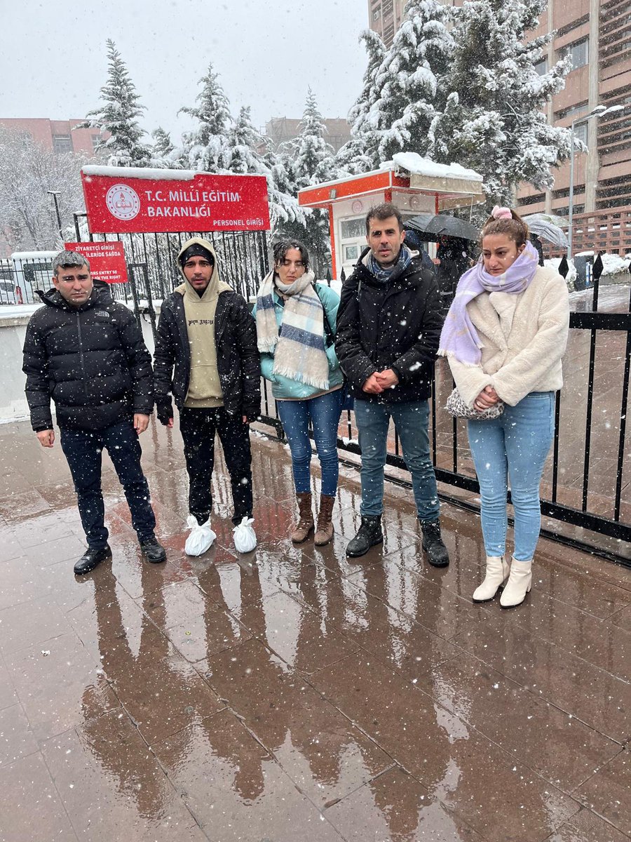 Kohan.ugur (@ugurkohan) on Twitter photo Yüzlerce belge, yüzlerce mahkeme kararı var peki sonuç! Sadece 15 kişiyi atamak mı???
<a href="/Yusuf__Tekin/">Yusuf Tekin</a>
<a href="/bilalmacit/">bilalmacit</a>
<a href="/hasandogan/">Hasan Doğan</a>
<a href="/yilmaznazif/">Nazif Yılmaz</a>
<a href="/omurfatih/">Ömür Fatih Karakullukçu</a>
<a href="/tcmeb/">Millî Eğitim Bakanlığı</a>
<a href="/omerrcelik/">Ömer Çelik</a>
#YaMülakataÇözümYaistifa Yüzlerce belge, yüzlerce mahkeme kararı var peki sonuç! Sadece 15 kişiyi atamak mı???
<a href="/Yusuf__Tekin/">Yusuf Tekin</a>
<a href="/bilalmacit/">bilalmacit</a>
<a href="/hasandogan/">Hasan Doğan</a>
<a href="/yilmaznazif/">Nazif Yılmaz</a>
<a href="/omurfatih/">Ömür Fatih Karakullukçu</a>
<a href="/tcmeb/">Millî Eğitim Bakanlığı</a>
<a href="/omerrcelik/">Ömer Çelik</a>
#YaMülakataÇözümYaistifa