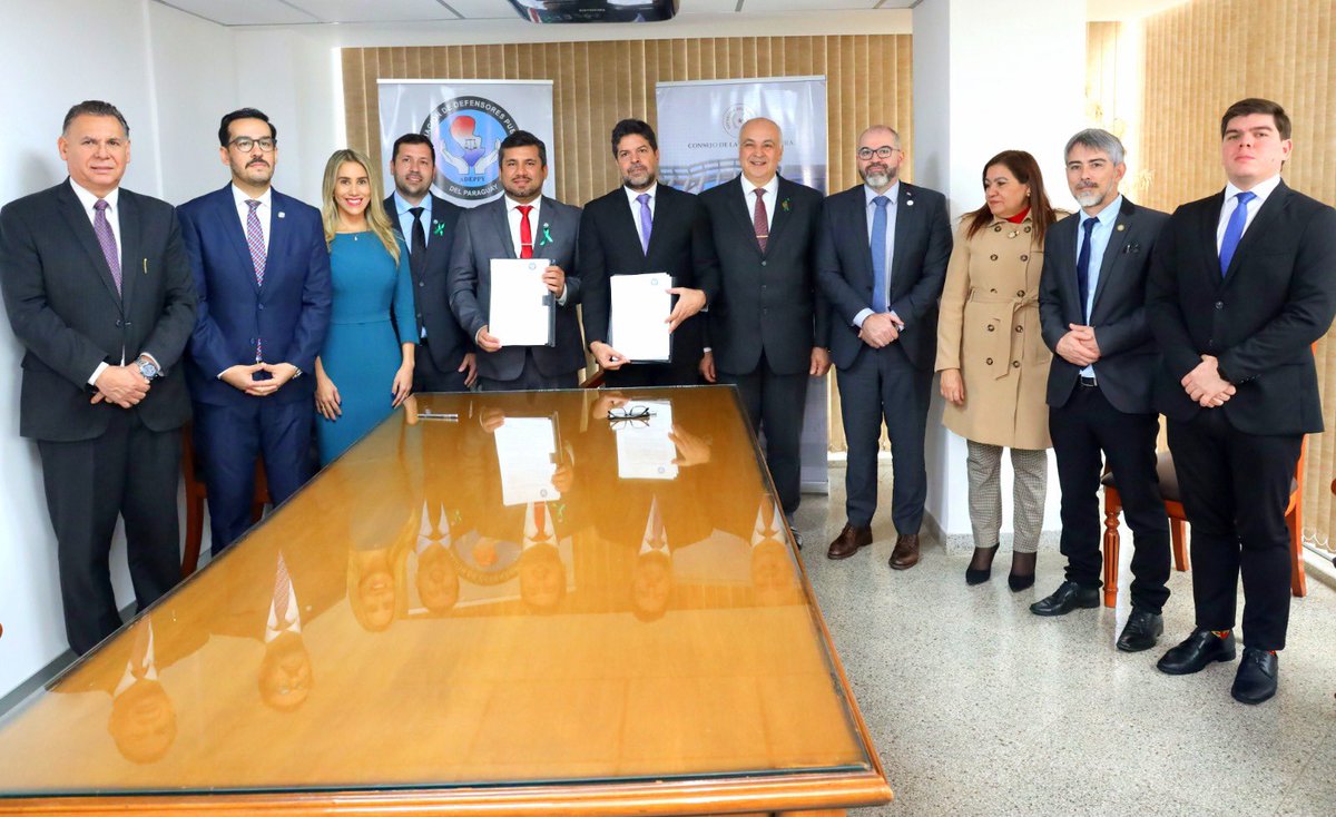✍️ ¡Fortaleciendo la Justicia Paraguaya con la Formación de profesionales del Derecho! 🇵🇾

Hoy, el Consejo de la Magistratura - Escuela Judicial firmó importantes Convenios de Cooperación Interinstitucional con la Asociación de Defensores Públicos (ADEPPY) y la Asociación de