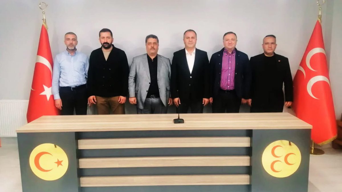 mhpcorum's tweet photo. MHP belediye meclis üyelerimizle birlikte yeni parti binamızda il başkanımızın başkanlığında istişare toplantımızı gerçekleştirdik. Almış olduğumuz kararların hayırlara vesile olmasını diliyorum. https://t.co/Gbs9CvJvlr