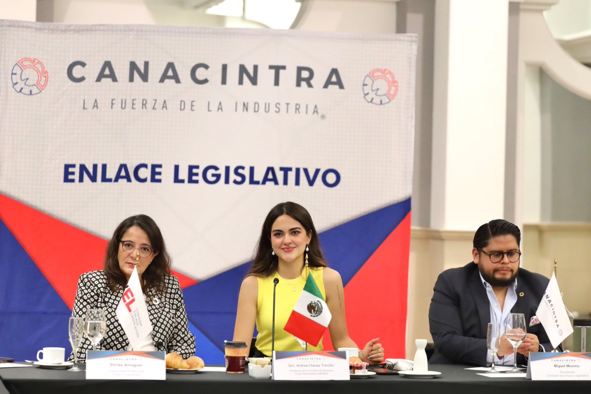 Iniciamos la mañana dialogando con <a href="/CANACINTRAMex/">CANACINTRA México</a> y sus agremiados industriales.

Todas y todos ellos juegan un papel central para potenciar el dinamismo económico de la frontera norte, y acompañan los planes y objetivos del Plan México impulsado por la Presidenta @ClaudiaShein.