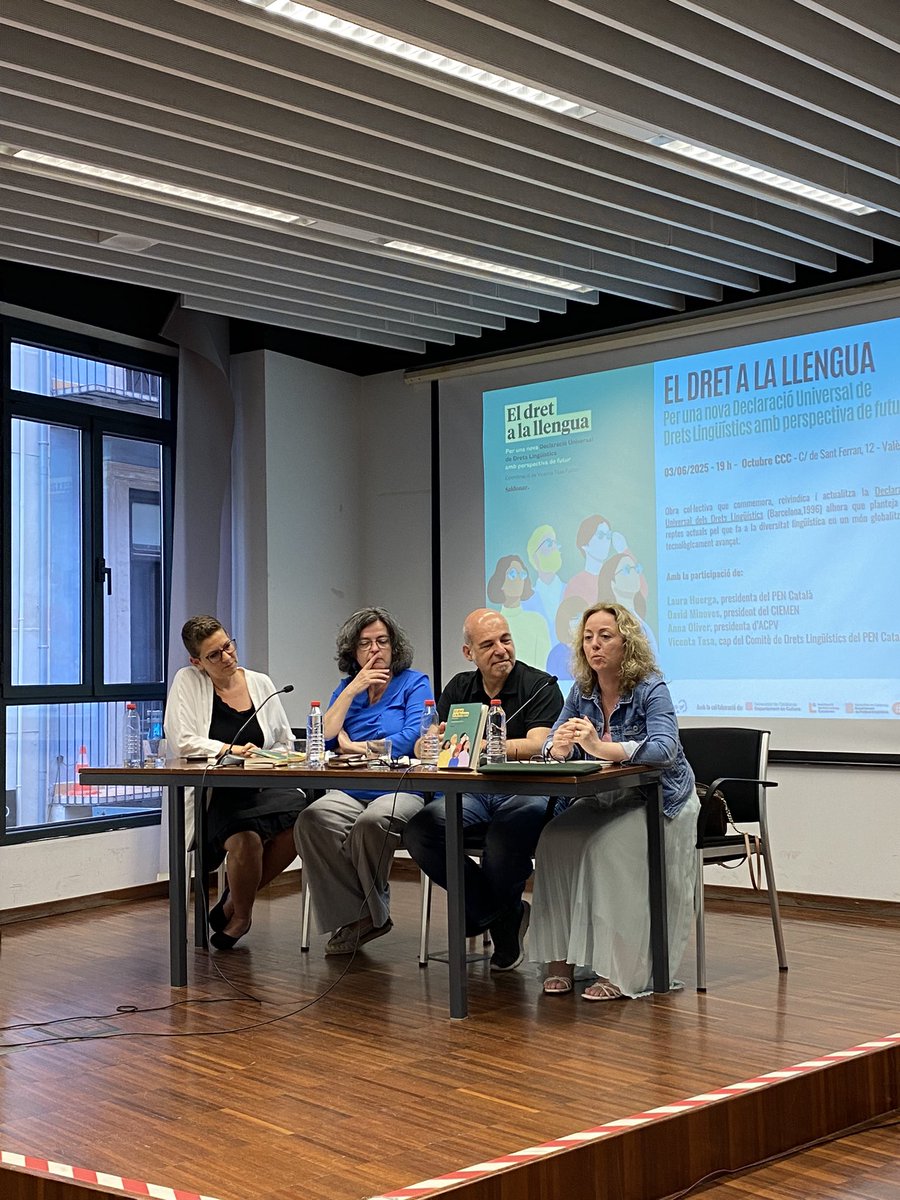 Acció Cultural del País Valencià (@accioculturalpv) on Twitter photo Comença la presentació del llibre “El dret a la llengua. Per una nova Declaració Universal de Drets Lingüístics amb perspectiva de futur”👏 <a href="/PENCatala/">PEN Català</a> <a href="/elciemen/">CIEMEN</a>
<a href="/LauraHuergaRV/">Laura Huerga</a>
<a href="/davidminoves/">David Minoves</a>
#VicentaTasa
<a href="/OBorrasAnna/">Anna Oliver Borràs</a> Comença la presentació del llibre “El dret a la llengua. Per una nova Declaració Universal de Drets Lingüístics amb perspectiva de futur”👏 <a href="/PENCatala/">PEN Català</a> <a href="/elciemen/">CIEMEN</a>
<a href="/LauraHuergaRV/">Laura Huerga</a>
<a href="/davidminoves/">David Minoves</a>
#VicentaTasa
<a href="/OBorrasAnna/">Anna Oliver Borràs</a>