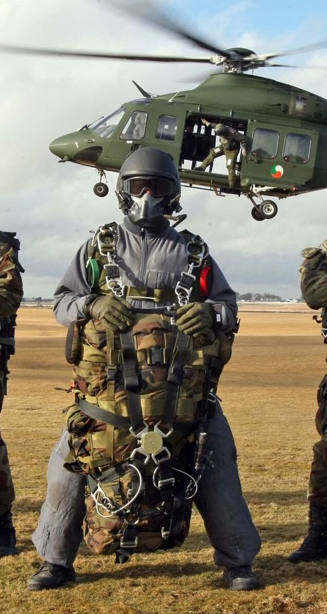 Members of the elite Army Ranger wing risked their lives when they boarded the MV Matthew in treacherous weather while the crew of the drug-laden vessel manoeuvred to evade capture and escape to the high seas, the Special Criminal Court has heard. 

courtsnewsireland.ie/great-bravery-…