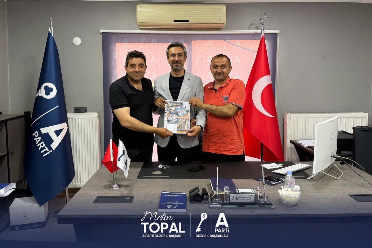 Anahtar Parti Düzce İl Başkanlığı (@apartiduzce) on Twitter photo Çıraklık ve Staj Mağdurları Platformu Düzce İl Başkanı Mehmet Ali Kaya ve Ömür Yıldız, İl Başkanımız <a href="/m_metintopal/">Metin TOPAL</a> ’ı makamında ziyaret etti. Nazik ziyaretleri ve samimi sohbetleri için kendilerine teşekkür ediyor, çalışmalarında başarılar diliyoruz.
#Düzce #anahtarparti #aparti Çıraklık ve Staj Mağdurları Platformu Düzce İl Başkanı Mehmet Ali Kaya ve Ömür Yıldız, İl Başkanımız <a href="/m_metintopal/">Metin TOPAL</a> ’ı makamında ziyaret etti. Nazik ziyaretleri ve samimi sohbetleri için kendilerine teşekkür ediyor, çalışmalarında başarılar diliyoruz.
#Düzce #anahtarparti #aparti