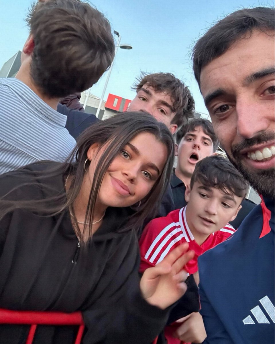 sunnyinitneymar's tweet image. Captain Loyal 🫡❤️ @B_Fernandes8