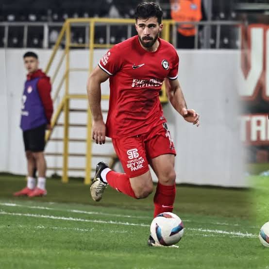 Bursaspor'umuz, Çorum Fk forması giyen sol ayaklı orta saha oyuncusu Tunahan Ergül ile anlaşmaya vardı.