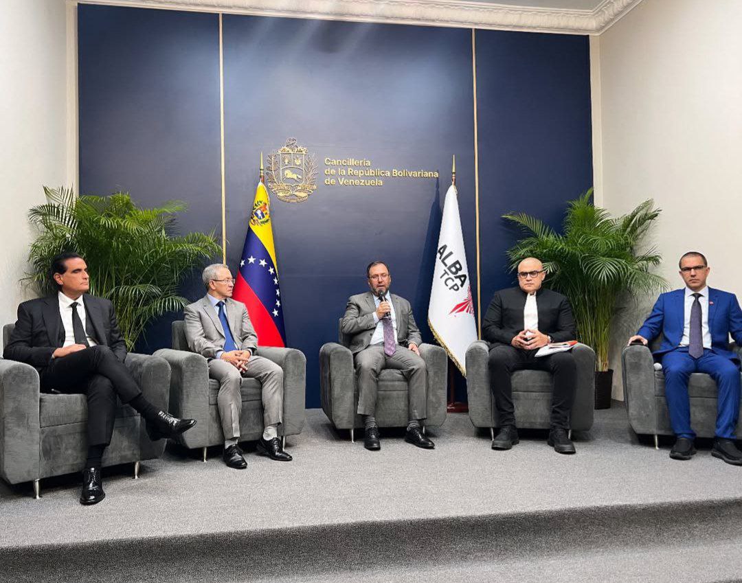 #ATENCIÓN | Primera expoferia Agroalba 2025 se realizará en Venezuela para potenciar soberanía alimentaria del ALBA-TCP 

#Venezuela será sede este 5 y 6 de junio de la primera Expoferia #Agroalba 2025, un programa diseñado para fortalecer la soberanía alimentaria de los países