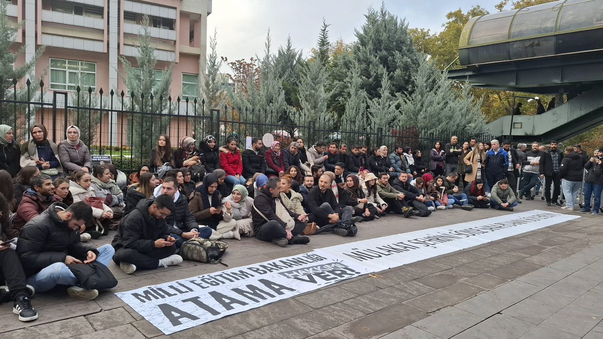 Kohan.ugur (@ugurkohan) on Twitter photo Maarif modeli diyor ki yetkin ve erdemli insanlar yetiştirelim. Bu kadar adaletsiz bir sistemle hakkımızı yiyerek nasıl olacak bu iş? Bizlerin emeği göz göre göre gasp edildiii...
<a href="/Yusuf__Tekin/">Yusuf Tekin</a>
<a href="/cftcblnt/">Bülent ÇİFTCİ</a>
#YaMülakataÇözümYaistifa Maarif modeli diyor ki yetkin ve erdemli insanlar yetiştirelim. Bu kadar adaletsiz bir sistemle hakkımızı yiyerek nasıl olacak bu iş? Bizlerin emeği göz göre göre gasp edildiii...
<a href="/Yusuf__Tekin/">Yusuf Tekin</a>
<a href="/cftcblnt/">Bülent ÇİFTCİ</a>
#YaMülakataÇözümYaistifa