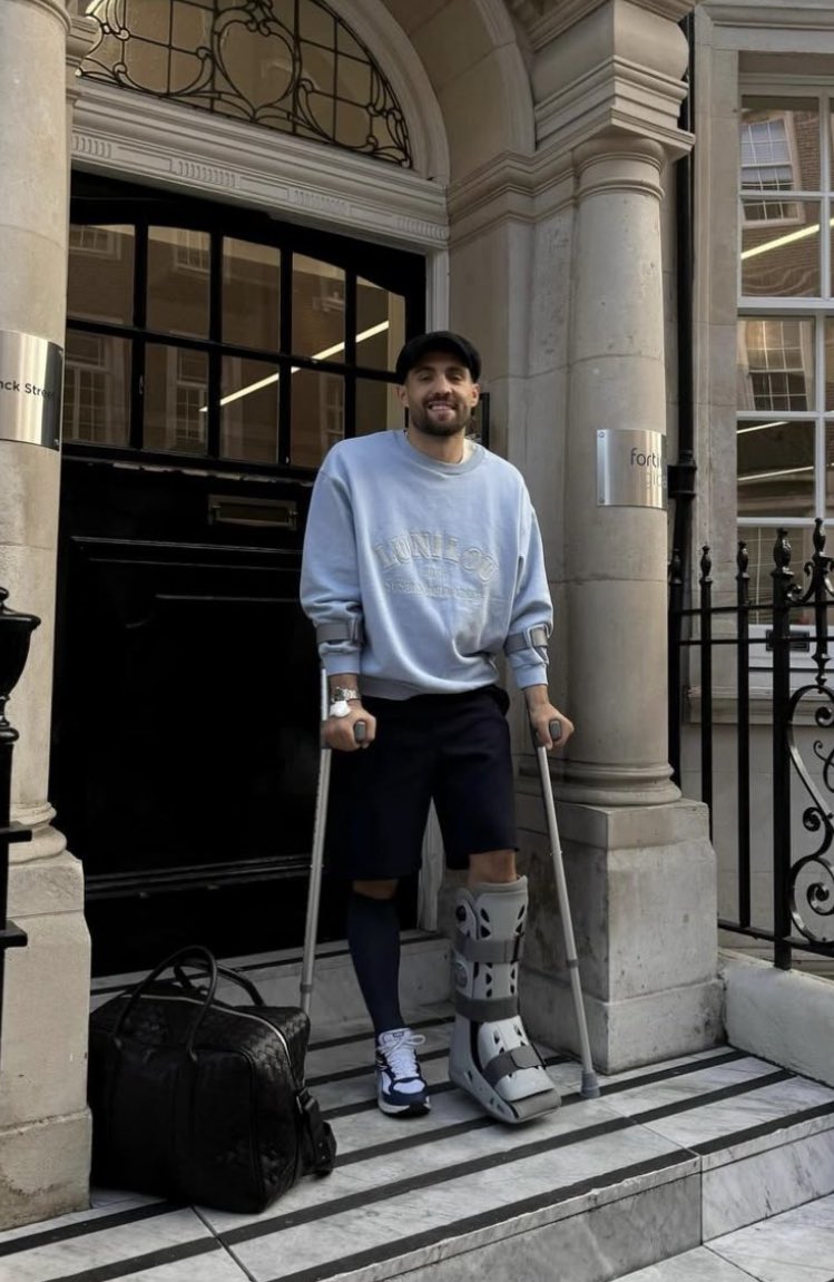 📸 Mateo Kovacic sur IG : 

"La chirurgie s'est bien passée. Maintenant, la patience, le travail acharné et la foi."