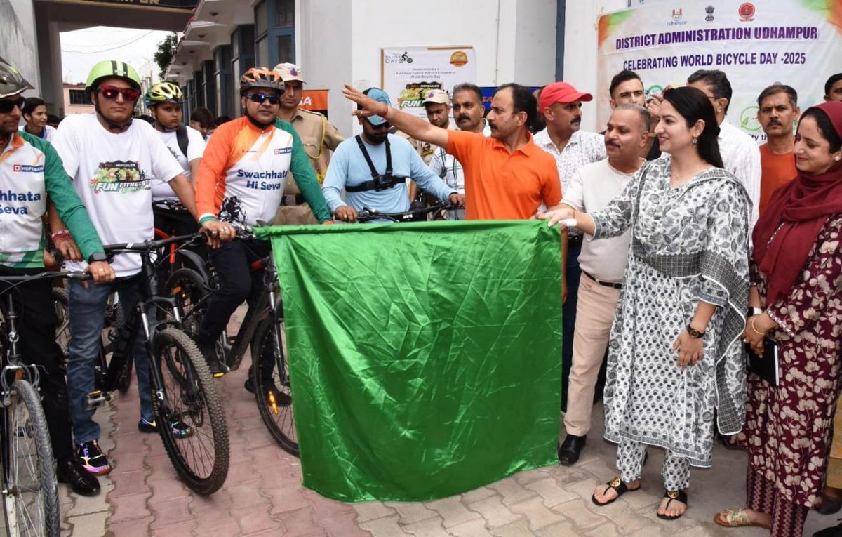 DC Udhampur (@udhadm) on Twitter photo Udhampur Admin organized a bicycle rally under the Fit India movement & Nasha Mukt Bharat Abhiyan. DC Udhampur Ms Saloni Rai flagged off the rally, urging youth to become ambassadors of a drug-free society and promote cycling for better physical & mental well-being.
<a href="/diprjk/">Information & PR, J&K</a> Udhampur Admin organized a bicycle rally under the Fit India movement & Nasha Mukt Bharat Abhiyan. DC Udhampur Ms Saloni Rai flagged off the rally, urging youth to become ambassadors of a drug-free society and promote cycling for better physical & mental well-being.
<a href="/diprjk/">Information & PR, J&K</a>