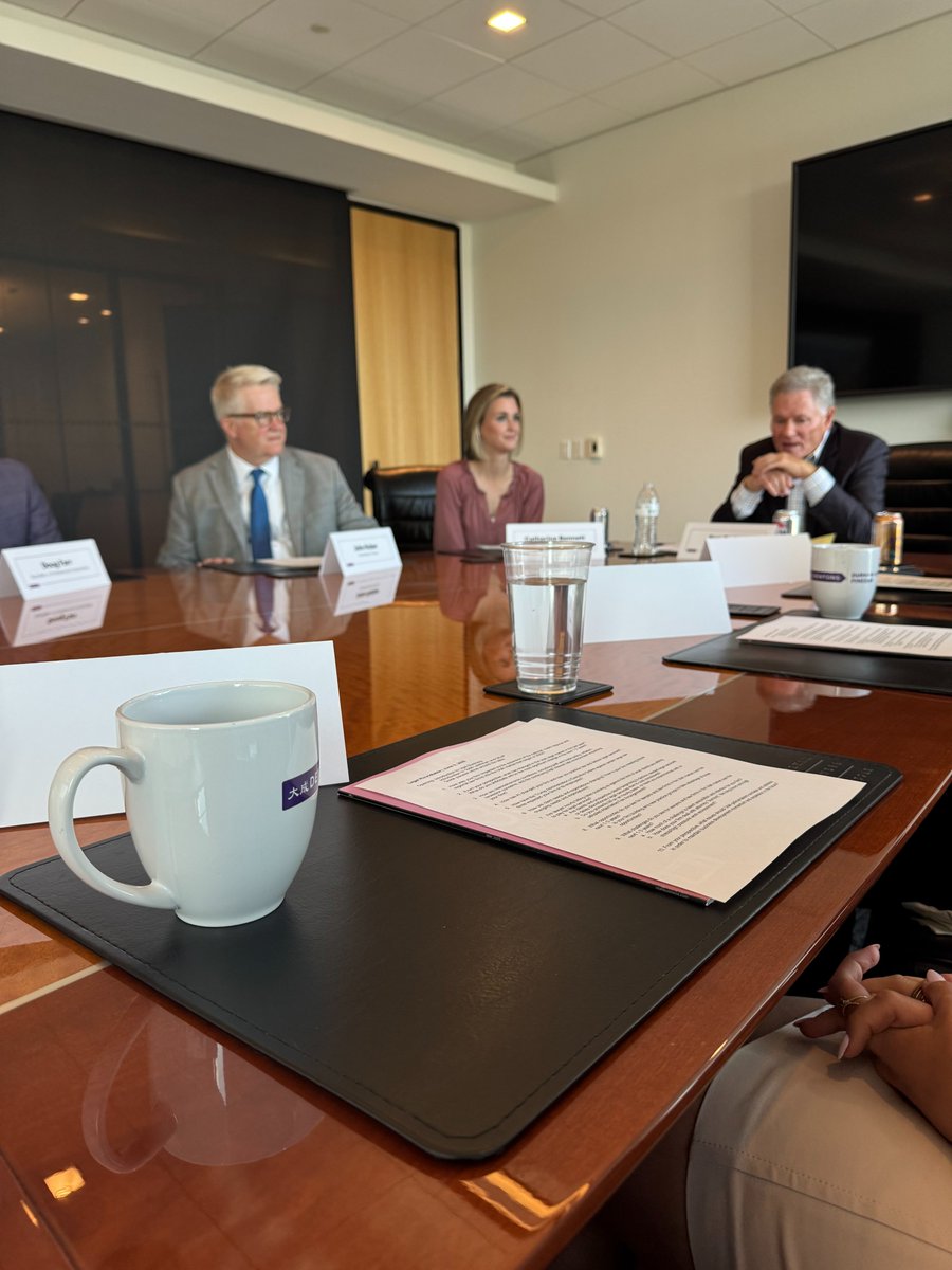Dean Elizabeth Kronk Warner (@deankronkwarner) on Twitter photo I was honored to join many fabulous SJQ alumni and other Utah legal leaders this morning for a round table discussion hosted by <a href="/UtahBusiness/">Utah Business</a> magazine. We had a great meeting! I was honored to join many fabulous SJQ alumni and other Utah legal leaders this morning for a round table discussion hosted by <a href="/UtahBusiness/">Utah Business</a> magazine. We had a great meeting!