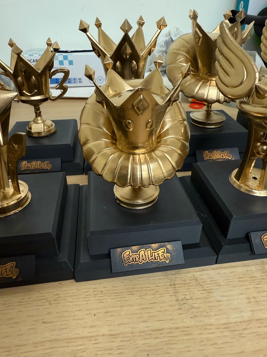 Extra Life Café (@extralifecafe) on Twitter photo Les trophées sont prêt pour les challenges #MarioKartWorld qu'on prépare pour la sortie de la #NintendoSwitch2 ce jeudi !
Avec <a href="/dsinparis/">Switch in Paris</a> et <a href="/Nintendo_League/">Nintendo League</a>
Inscriptions extralifecafe.com/inscription-ev…
#extralifecafe #elc Les trophées sont prêt pour les challenges #MarioKartWorld qu'on prépare pour la sortie de la #NintendoSwitch2 ce jeudi !
Avec <a href="/dsinparis/">Switch in Paris</a> et <a href="/Nintendo_League/">Nintendo League</a>
Inscriptions extralifecafe.com/inscription-ev…
#extralifecafe #elc