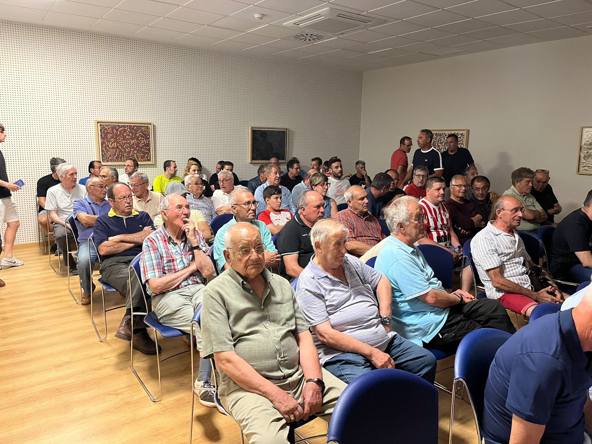 📄 Asamblea

Notable asistencia al Centro de Congresos de Barbastro.

Se presenta una parte valorativa de la temporada 2024/25 así como un balance económico.

#AupaUnión❤️🤍