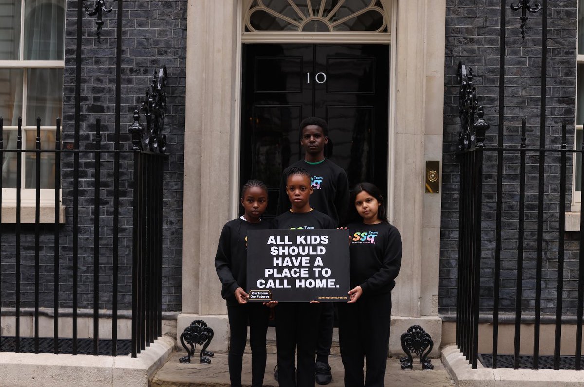 Took kids in Temporary Accommodation to No.10 Downing Street today with one clear message for the Government👇🏽

How many social homes Angela?
