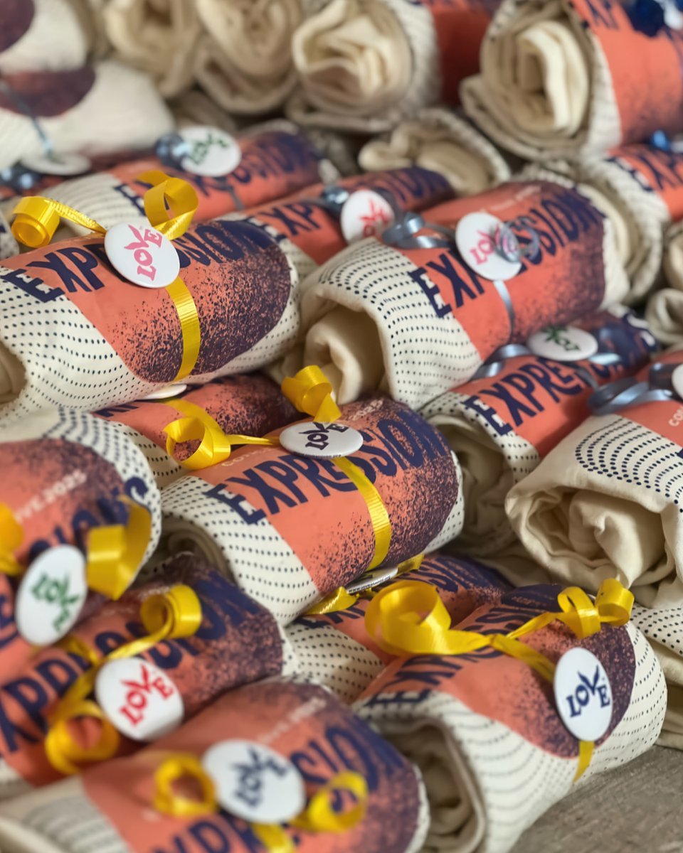 Love Button Global Movement tweet media