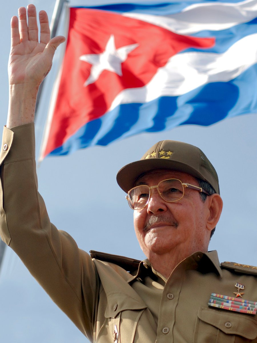 Fidel sobre Raúl

"Es para mí un privilegio que, además de un extraordinario revolucionario, sea un hermano"

#RaúlEsRaúl