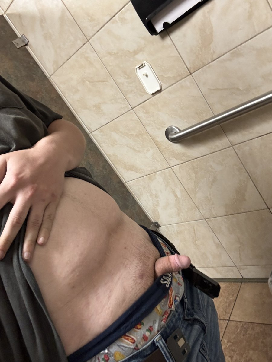 Myskken_AD's tweet photo. Some pics I took at work ;3
#gay #underwear #public #bathroom #bulge #furry #pupppy #nsfw https://t.co/GFTL13AFAH