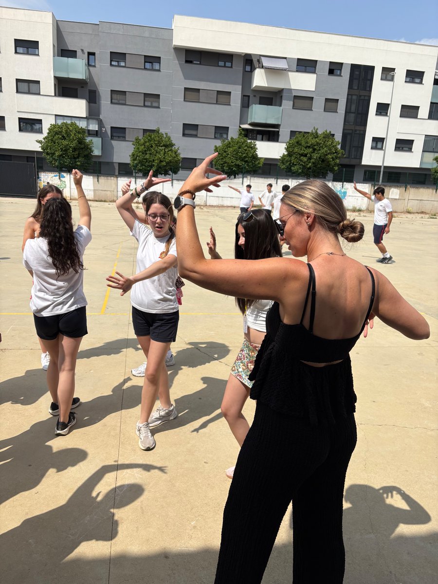 STA Modern Languages (@sta_mod_langs) on Twitter photo Staff got the opportunity to collaborate with our Spanish counterparts…and learn some flamenco dancing 💃 #seville2025 <a href="/StThomasAqSec/">St Thomas Aquinas</a> Staff got the opportunity to collaborate with our Spanish counterparts…and learn some flamenco dancing 💃 #seville2025 <a href="/StThomasAqSec/">St Thomas Aquinas</a>