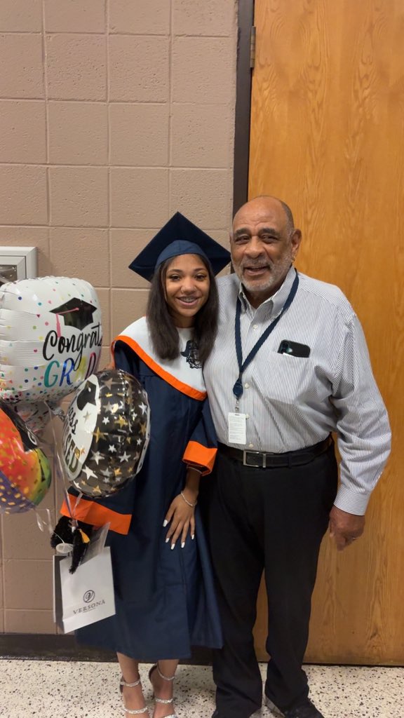 Congratulations 
Ms. Ashanti N. Lunsford Class of 2025 - Bartlett Yancey High School- 🧡💙 recipient of the Clydia S. Battle/Mel Ott Battle II Scholarship- thank you Daddy for all that you do to impact the future ☝🏾 child at a time