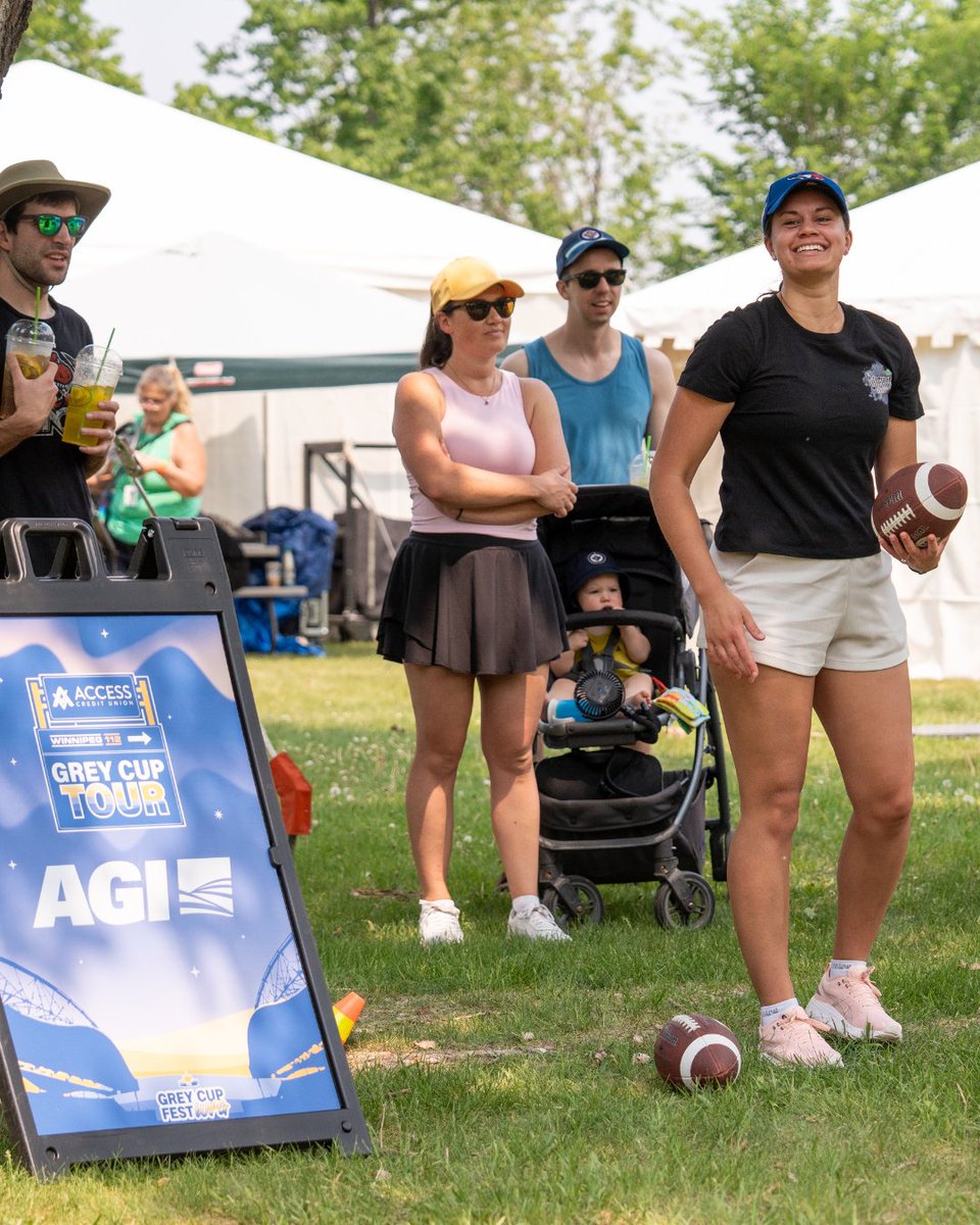 GreyCupFestival's tweet photo. Our sponsor activations got all the love at Pride Winnipeg! β€οΈ
Shoutout to @MacDon @RecycleMB @Wawanesa @AgGrowthIntl @accesscreditunion for showing up in a big way.
#AccessTour #PrideWinnipeg #AccessCreditUnion #GreyCup112 https://t.co/huSepXr0il
