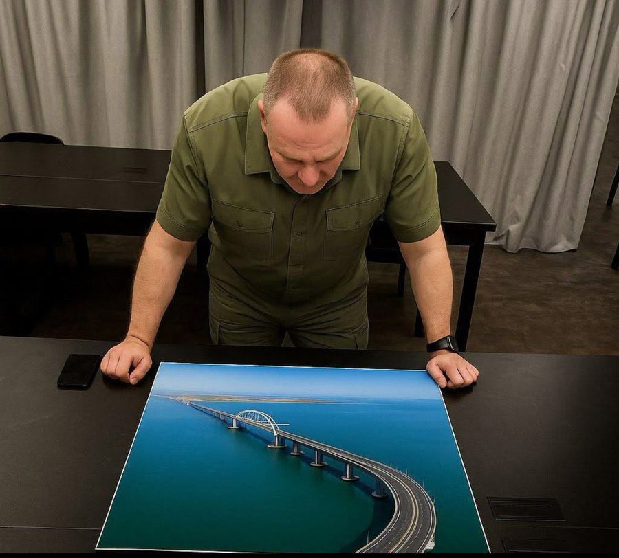 AllaPoedie's tweet image. Au cours des 72 dernières heures, le SBU 🇺🇦 a non seulement mené des #opérations uniques au monde, mais, ce qui est important, a littéralement montré qu'elles étaient menées en direct ! #live 

À quand remonte la dernière fois que vous avez vu une émission de #téléréalité comme