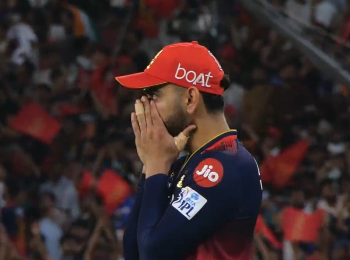 RRanunenu's tweet photo. #18 years bc... 18's year bc! 🥺

#ViratKohli https://t.co/AaFElgWCOK