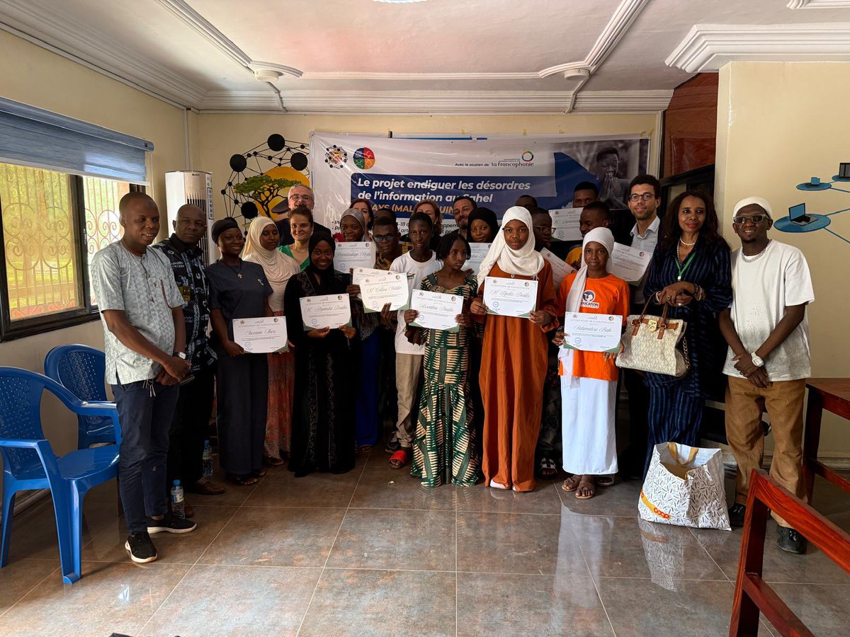 🤝 Les Ambassadeurs 🇪🇺 à Labé ont rencontré la Coordination des Fulbhè &amp; Haali Pular dont l’imam de la Grande Mosquée et assisté à la clôture d’une formation 📚 OIF sur l’éducation aux médias. Ils ont aussi échangé avec les jeunes innovateurs de Villageois 2.0 👨🏿‍💻 #TeamEurope