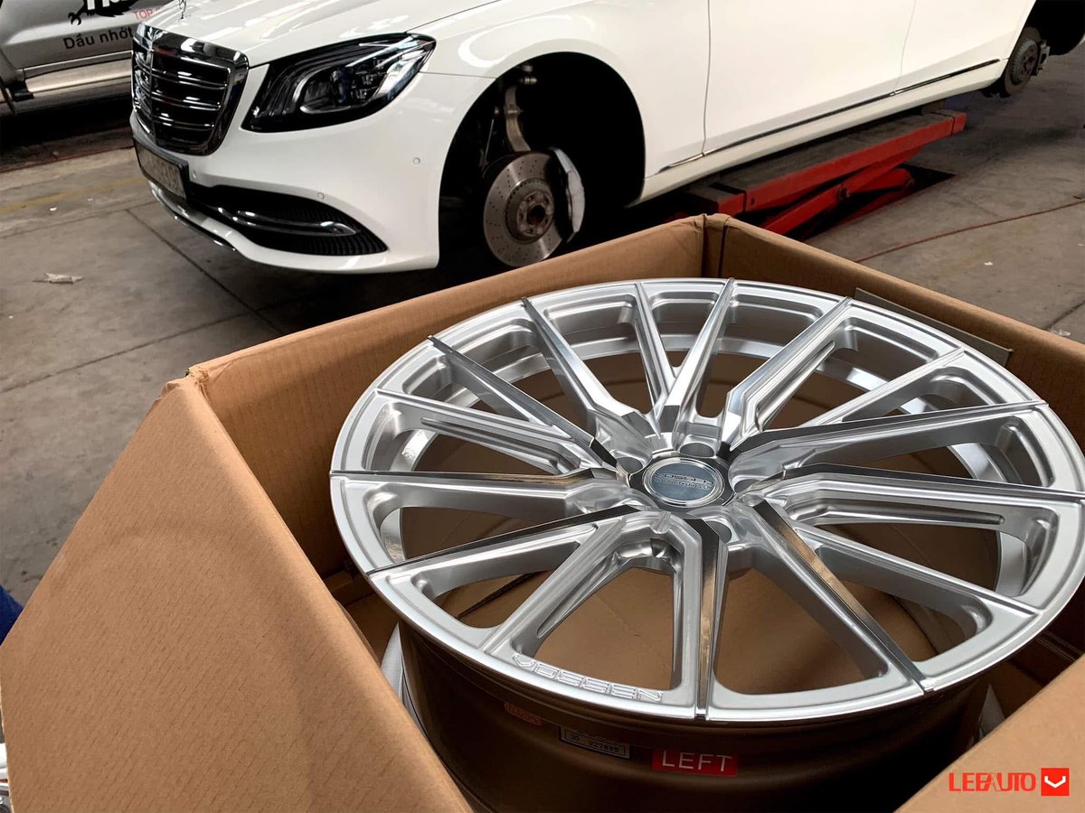 LeeAutoVN's tweet photo. Cùng LEEAUTO nâng cấp
🚅 Mercedes-Benz S450 sang trọng và đặc biệt hơn cùng với Vossen Wheels HF-4T Sliver Polished chính hãng
#teamvossen #HF4T #S450
#LEEAUTO #since2011 #mamdochinhhang https://t.co/NlCR5lE4ez