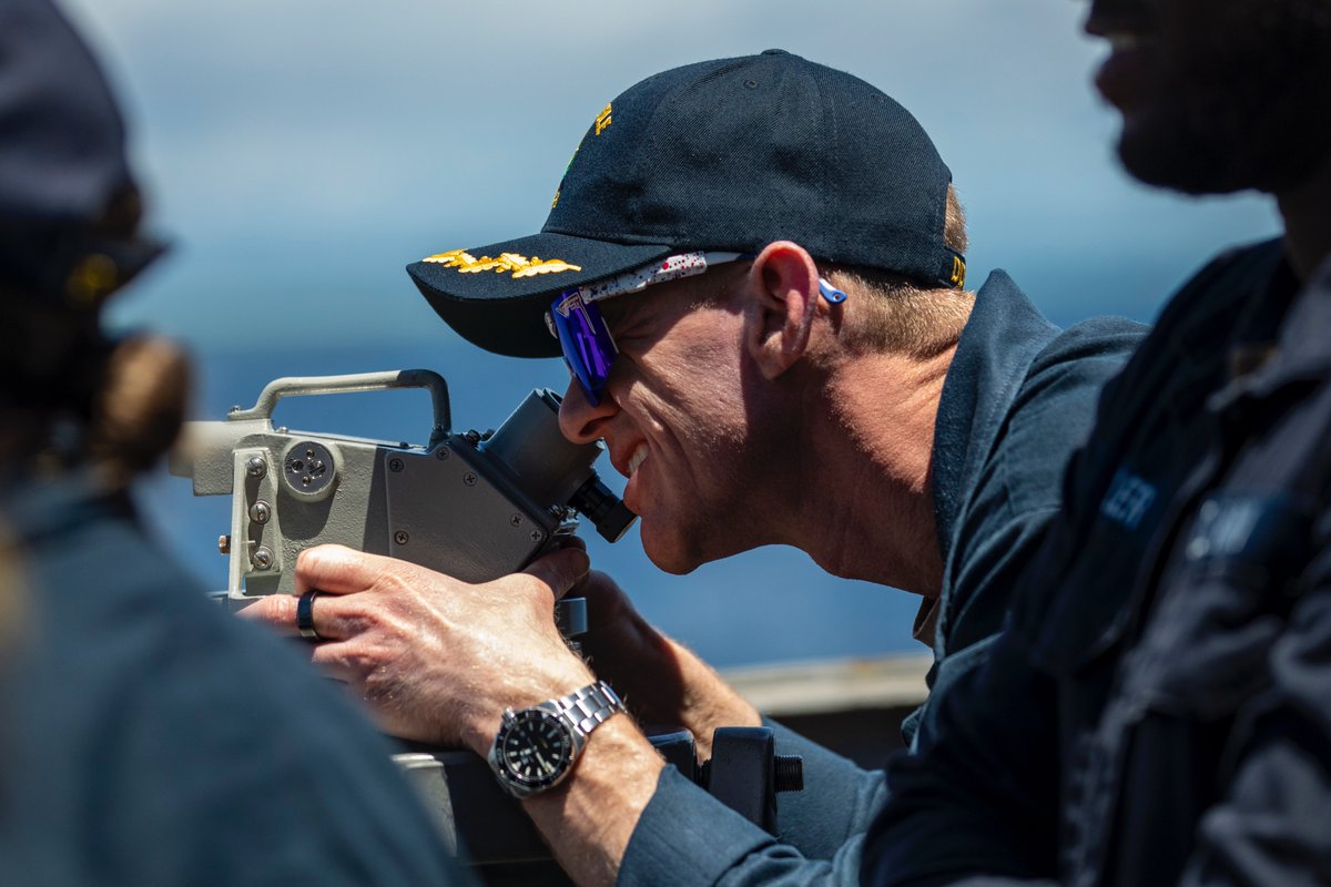 USPacificFleet's tweet image. 🚢 USS Preble (DDG 88) pulls into Palau 🇵🇼

Sailors assigned to Destroyer Squadron 15 prepare for arrival as the forward-deployed USS Preble visits Palau, May 29.

#USNavy #ForwardDeployed #US7thFleet #DDG88 #DESRON15 #PalauPortVisit #Partnerships #NavalPresence