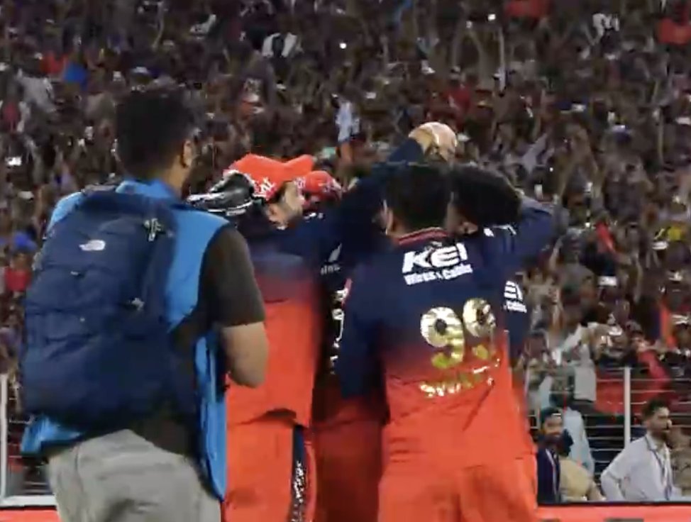 VISHAKH1510's tweet photo. "RCB Wins. Era Ends. Dynasty Begins. 👑"

#RCBvPBKS #IPLPlayoffs #IPL2025 #ipl #CricketUpdate #IPLFinals https://t.co/9zLtvVu9Nw