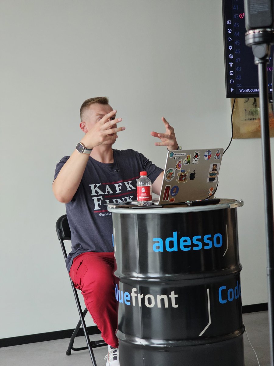 🥼 Piotr Przybyl 🌻☮️ #StopStupidWar (@piotrprz) on Twitter photo Now I'm not sure... Was <a href="/gAmUssA/">Viktor Gamov 🌟</a> explaining Kafka Flink or open-close principle? :-D
<a href="/utrechtjug/">Utrecht Java User Group</a> Now I'm not sure... Was <a href="/gAmUssA/">Viktor Gamov 🌟</a> explaining Kafka Flink or open-close principle? :-D
<a href="/utrechtjug/">Utrecht Java User Group</a>
