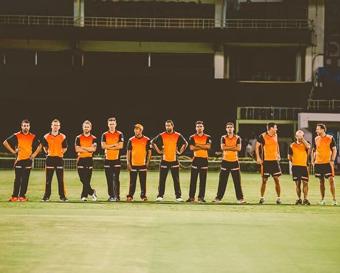 Bhuvi aa gya oye Punjabi chale gye oye.

Royal challengers Bengaluru ke liye like❤️ 

Punjab kings xi ke liye LIKEs retweet 🔄 

Congratulations RCB (congrats RCB) &amp; king of swing Bhuneshwar kumar Virat Kohli, Krunal Pandaya...Bad luck Punjab kings.
#IPL2025 #IPLFinal #RCBvsPBKS