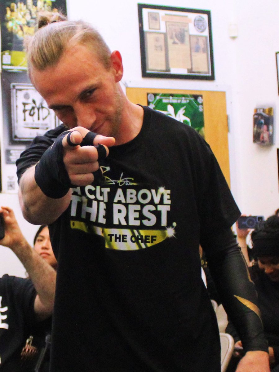 pgthechef's tweet image. I’m pointing at myself in the mirror. It’s all about you. #stuuppiiidd #thechef #acutabovetherest #cooked #youdonteat @toswrestling1 #TD55
