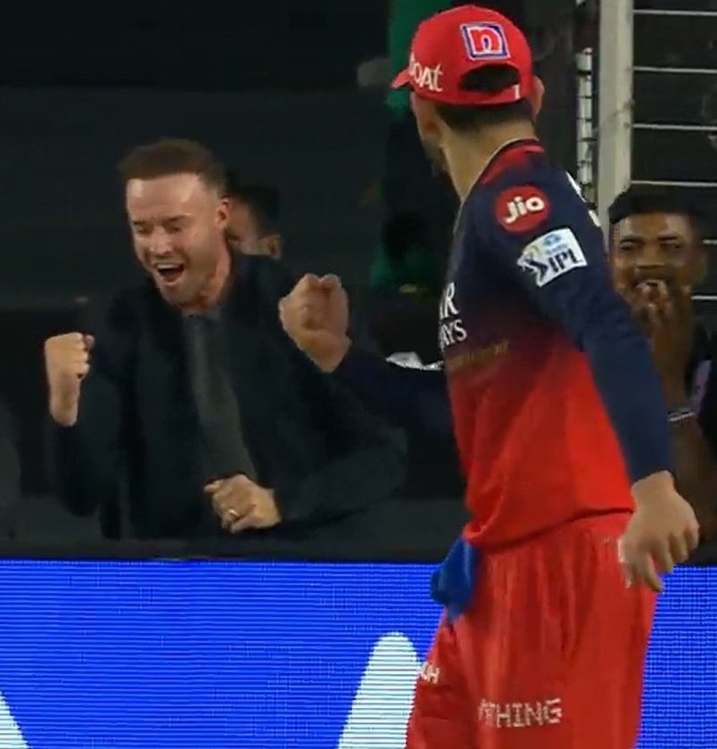 desi_thug1's tweet photo. Picture of the Day ❤

#RCBvsPBKS https://t.co/nlRkZkX8wM