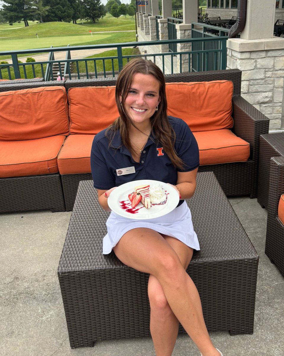 Doors are open and we’re ready to serve! If you haven’t stopped by Oskee’s yet, now’s the perfect time. Great food, cold drinks, and good vibes all summer long!

#champaignurbana | #illini | #oskeewowwow | #troon