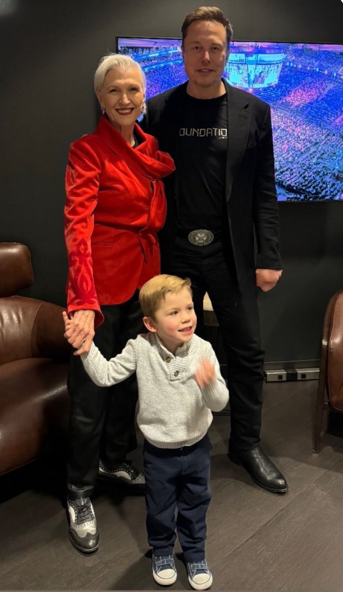 Sometimes miracles are just good people with kind hearts.♥️