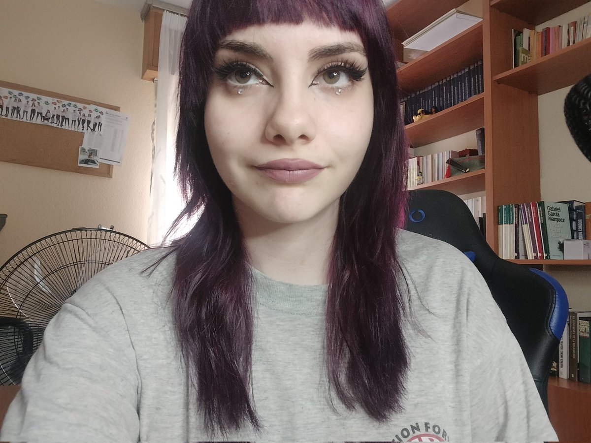 Directitooooo, dormí poquito se nota eh? twitch.tv/anametrix