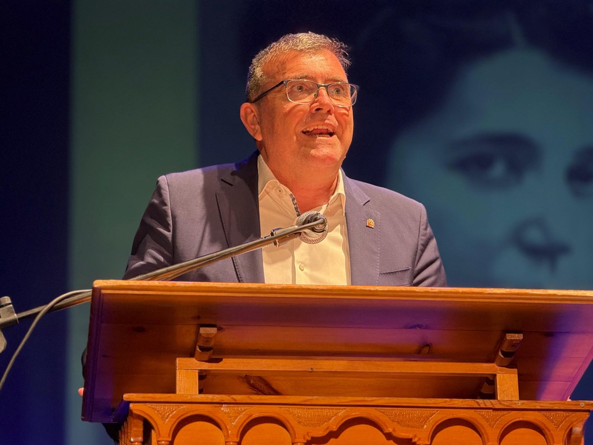 SubGobGRA's tweet photo. El subdelegado @montimar66 participa en la inauguración de los XXIV Hermanamientos “Mujeres por la libertad” de la Federación de Asociaciones de mujeres María Lejárraga, que este año ha reconocido a Antonina Rodrigo, Juana María Gil y la
Asociación de Mujeres Mujer y
Sociedad 💜 https://t.co/JI5ne3rlo6