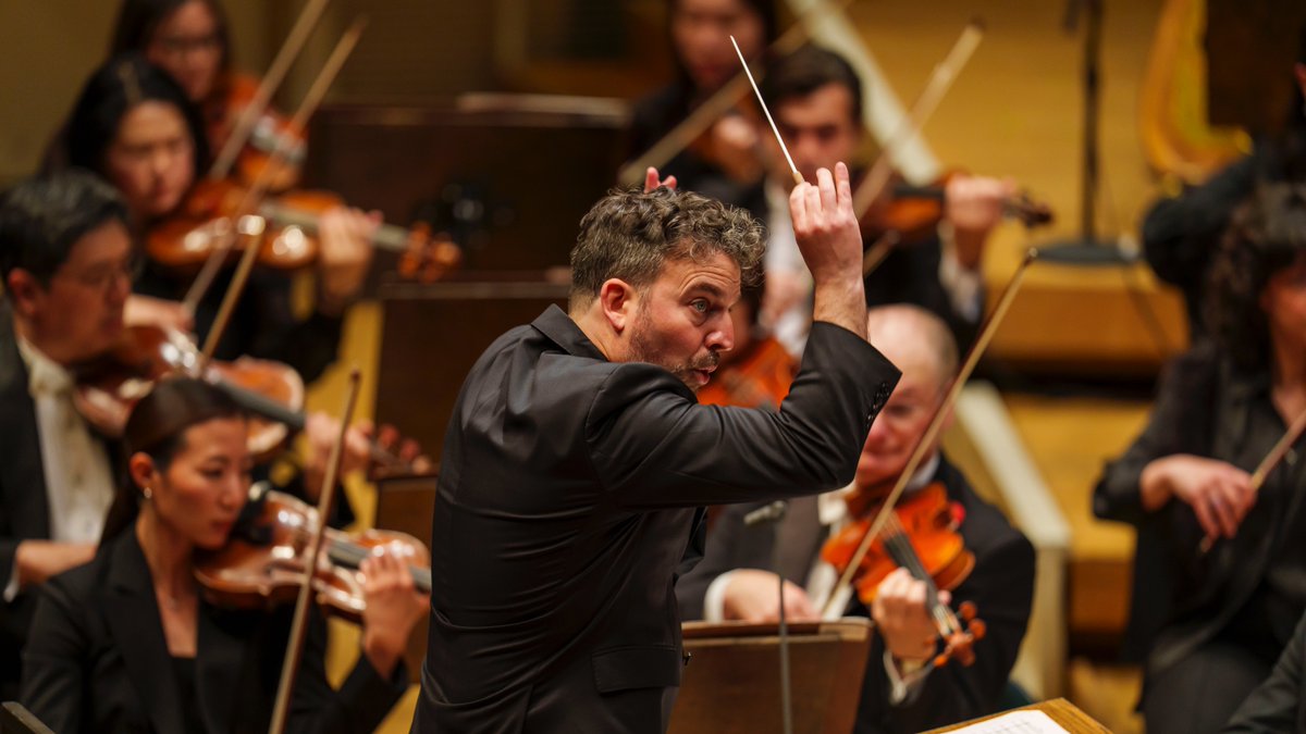 Primo Artists (@primoartists) on Twitter photo Glimpses of @JamesGaffigan leading the @ChicagoSymphony and soprano <a href="/JanaiBrugger/">janai brugger</a> at Orchestra Hall this past weekend! 🎶✨
📸: Todd Rosenberg @ToddRPhoto Glimpses of @JamesGaffigan leading the @ChicagoSymphony and soprano <a href="/JanaiBrugger/">janai brugger</a> at Orchestra Hall this past weekend! 🎶✨
📸: Todd Rosenberg @ToddRPhoto