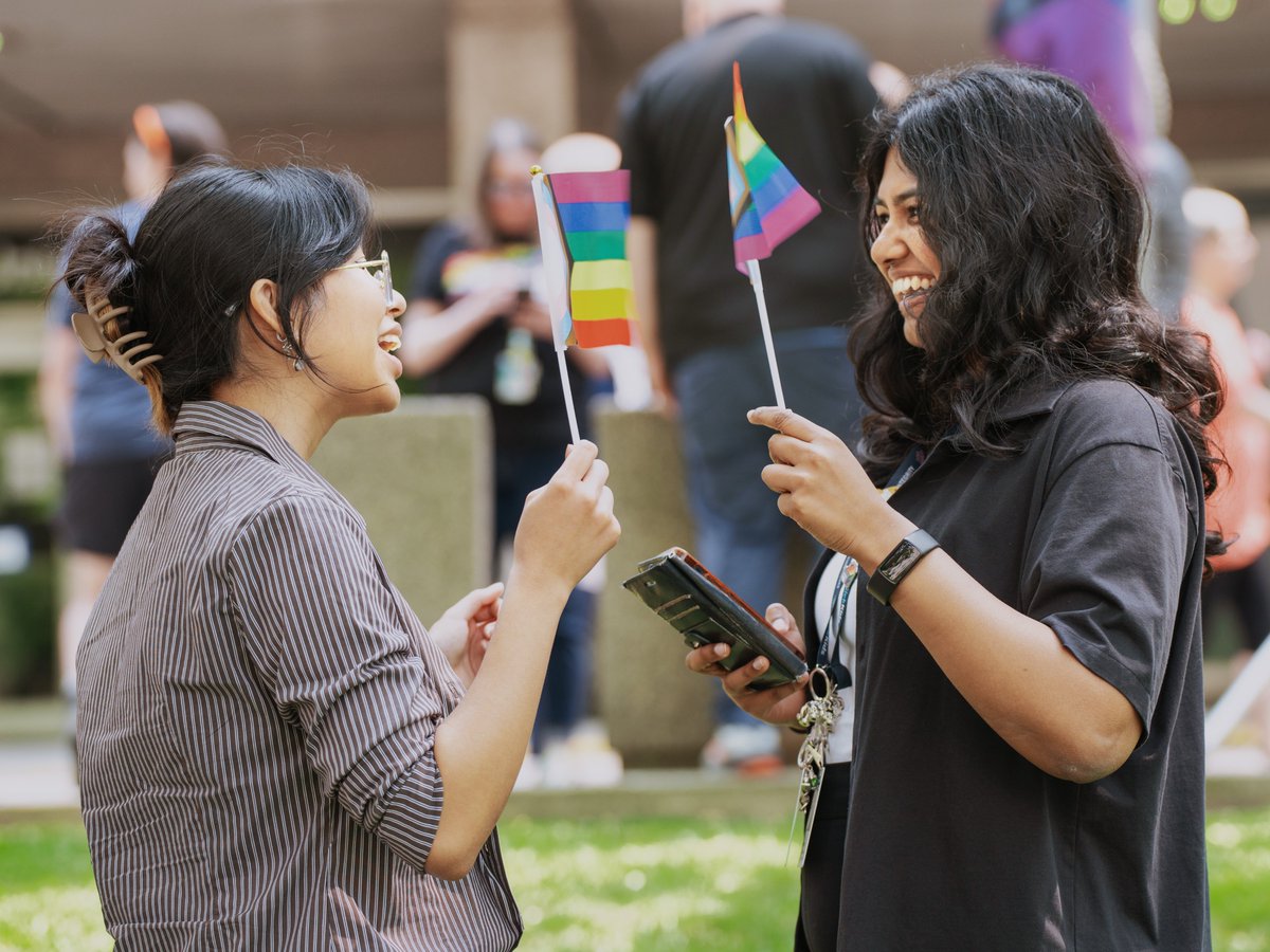 SickKidsNews's tweet photo. Today, SickKids raised the inclusive Pride flag! ๐ณ๏ธโ๐
The rainbow colours wave on campus to represent that everyone belongs here.
Thank you to SickKidsโ 2SLGBTQIA+ Inclusion Group and all staff for your commitment to #CaringwithPride.
#PrideMonth ๐ https://t.co/VL8TjC5QOZ
