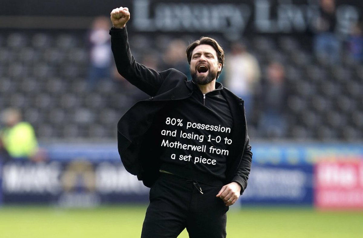 E72___'s tweet image. Fair enough so he does