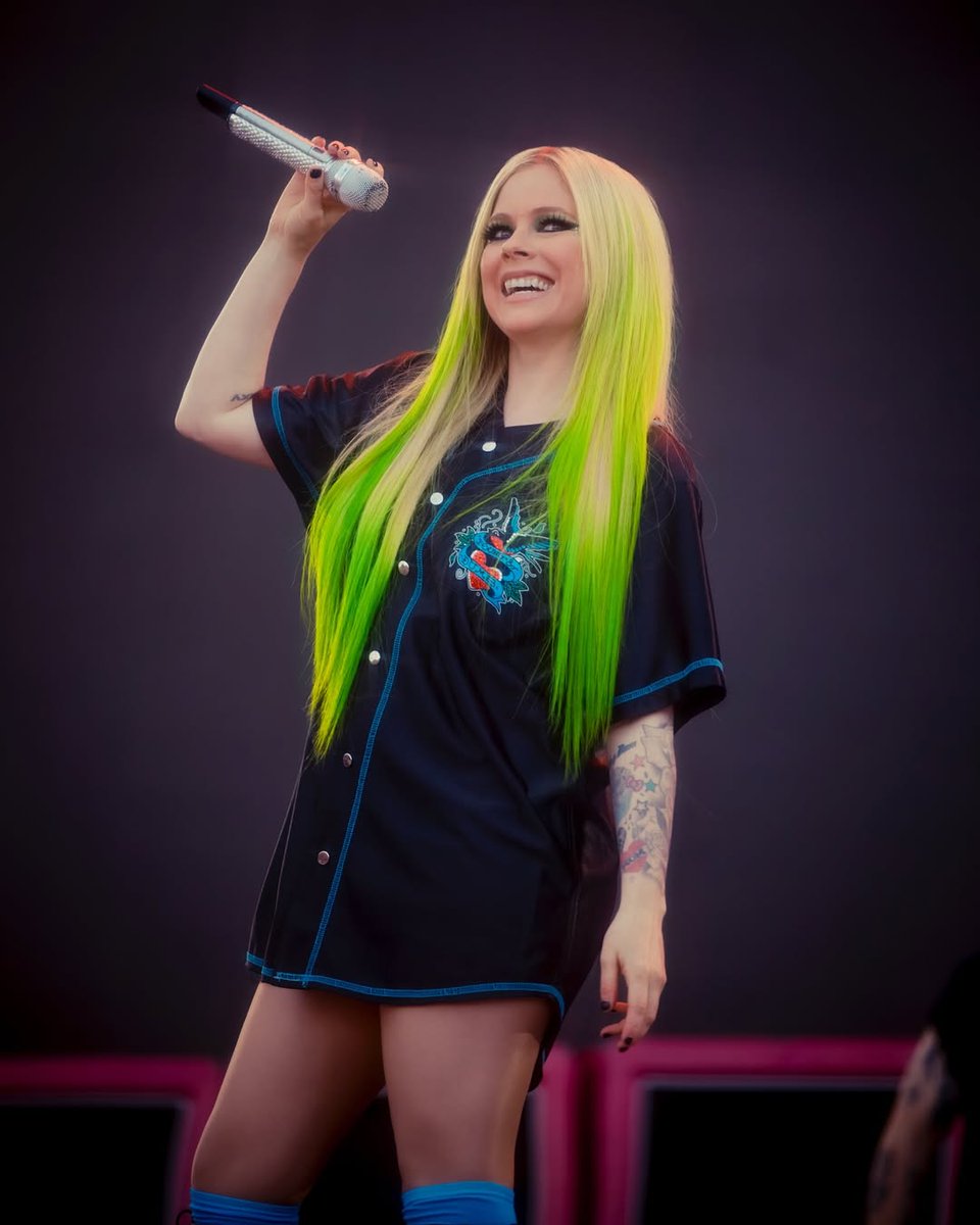 AvrilTribe's tweet photo. New photos! 🔥

2

#AvrilLavigne #GreatestHitsTour https://t.co/ZzuT375JP9