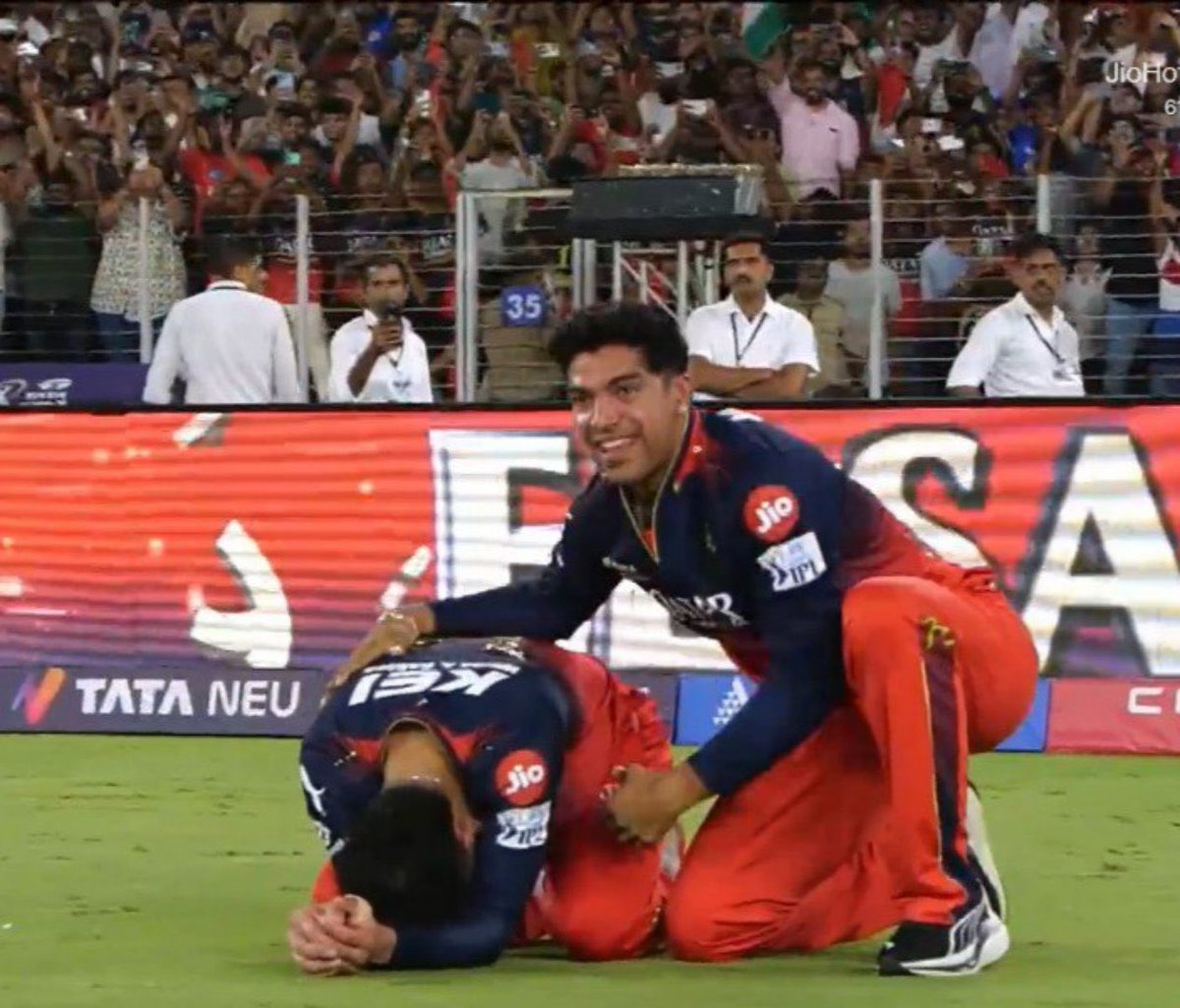 EMOTIONAL VIRAT KOHLI 🥹

Congratulations RCB - Ee sala cup namde ♥️ MY HEART= RCB

#RCBvsPBKS | #IPLFinals | #ViratKohli