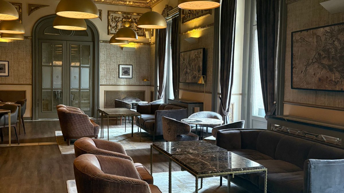 Descubre uno de los restaurantes con las mejores vistas de la Gran Vía. Ubicado dentro de nuestro Casino, el restaurante Círculo Mercantil es una opción ideal para quiénes buscan comer, cenar o tomar algo en un entorno elegante.
¡Ven a descubrirlo! 
casinogranvia.com/espacios-gastr…