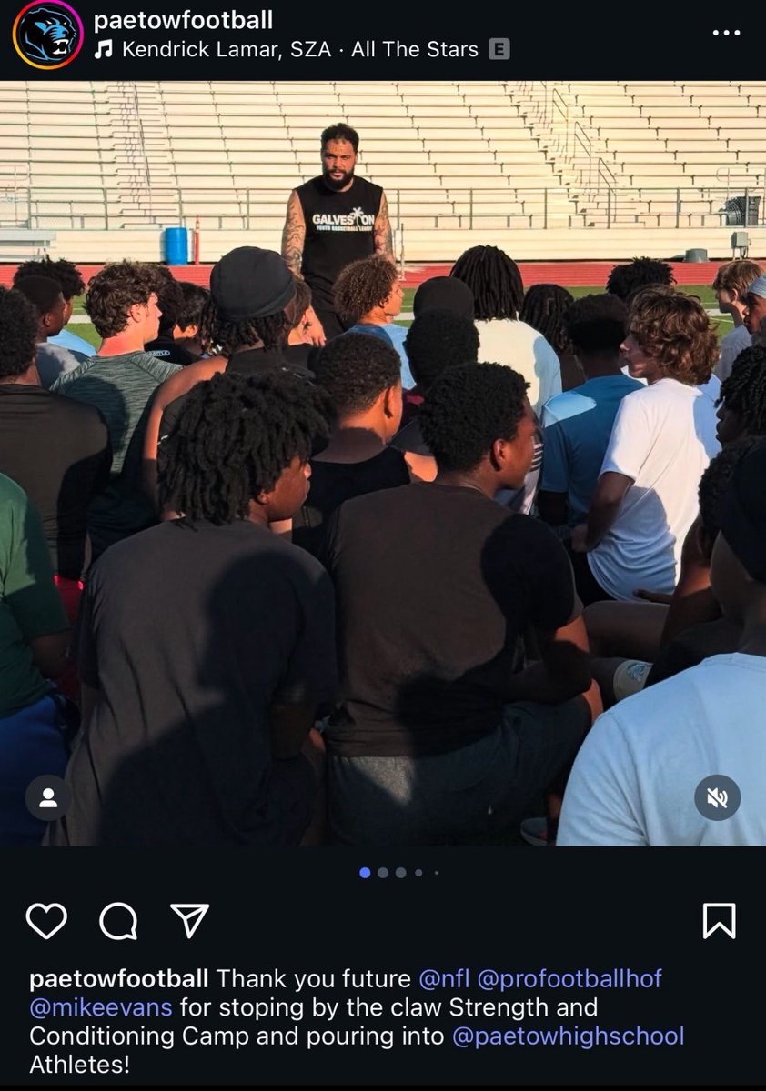 Clyde Edwards (@coachedwardsiam) on Twitter photo Had a future NFL Hall Of Famer at the 🅿️ today to pour into our kids💯 Thank you for taking the time to share with the 🅿️anthers. We appreciate it <a href="/MikeEvans13_/">Mike Evans</a>
#BeTheChange #RaiseTheStandard #KeepIt🅿️ Had a future NFL Hall Of Famer at the 🅿️ today to pour into our kids💯 Thank you for taking the time to share with the 🅿️anthers. We appreciate it <a href="/MikeEvans13_/">Mike Evans</a>
#BeTheChange #RaiseTheStandard #KeepIt🅿️
