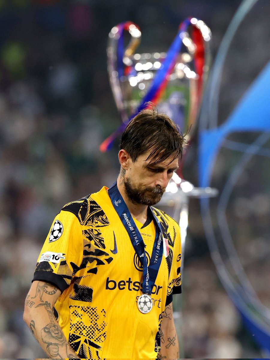 عمرو tweet media