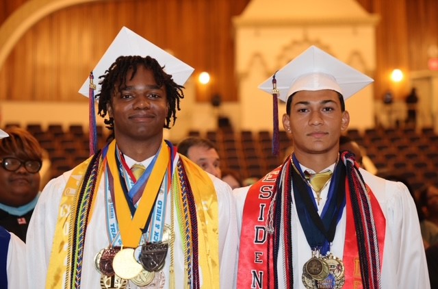 SuptDotres's tweet image. Congratulations to the graduating seniors of @YMPA_LIONS #Classof2025! As you embark on a new phase, may your dedication and perseverance guide you toward even greater accomplishments. Go Lions! #MDCPSGrad #Alumni305 #YourBestChoiceMDCPS