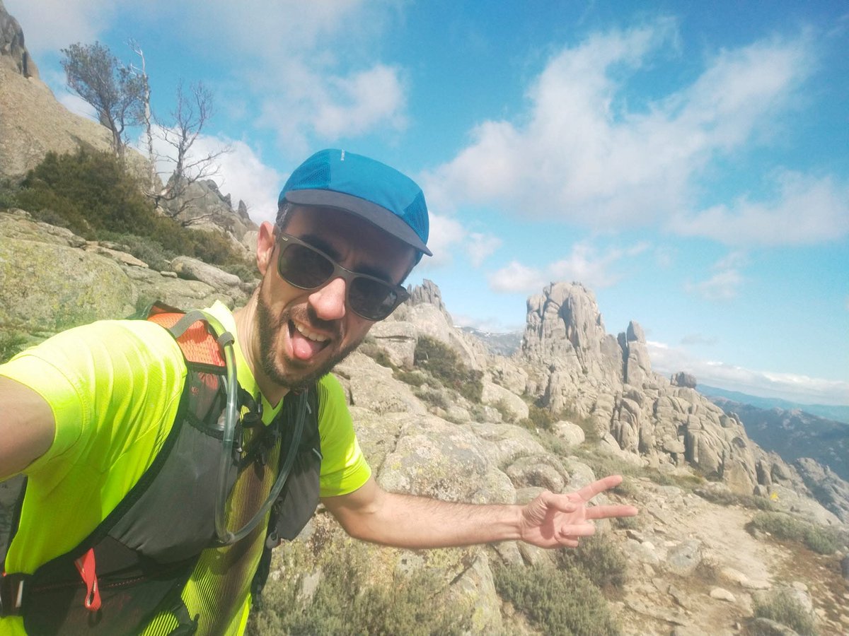 Jaime JG corrio el XXXIV Cross La Pedriza ⛰️🐐, 26km, +1.600m, terminando en un tiempo de 5h26', dejo sus impresiones que junto con las fotos describen muy bien esa carrera.: 
"Muy técnico y mucho desnivel. Atravesando cuevas arrastras, eso sí las vistas una pasada 
Enhorabuena!!